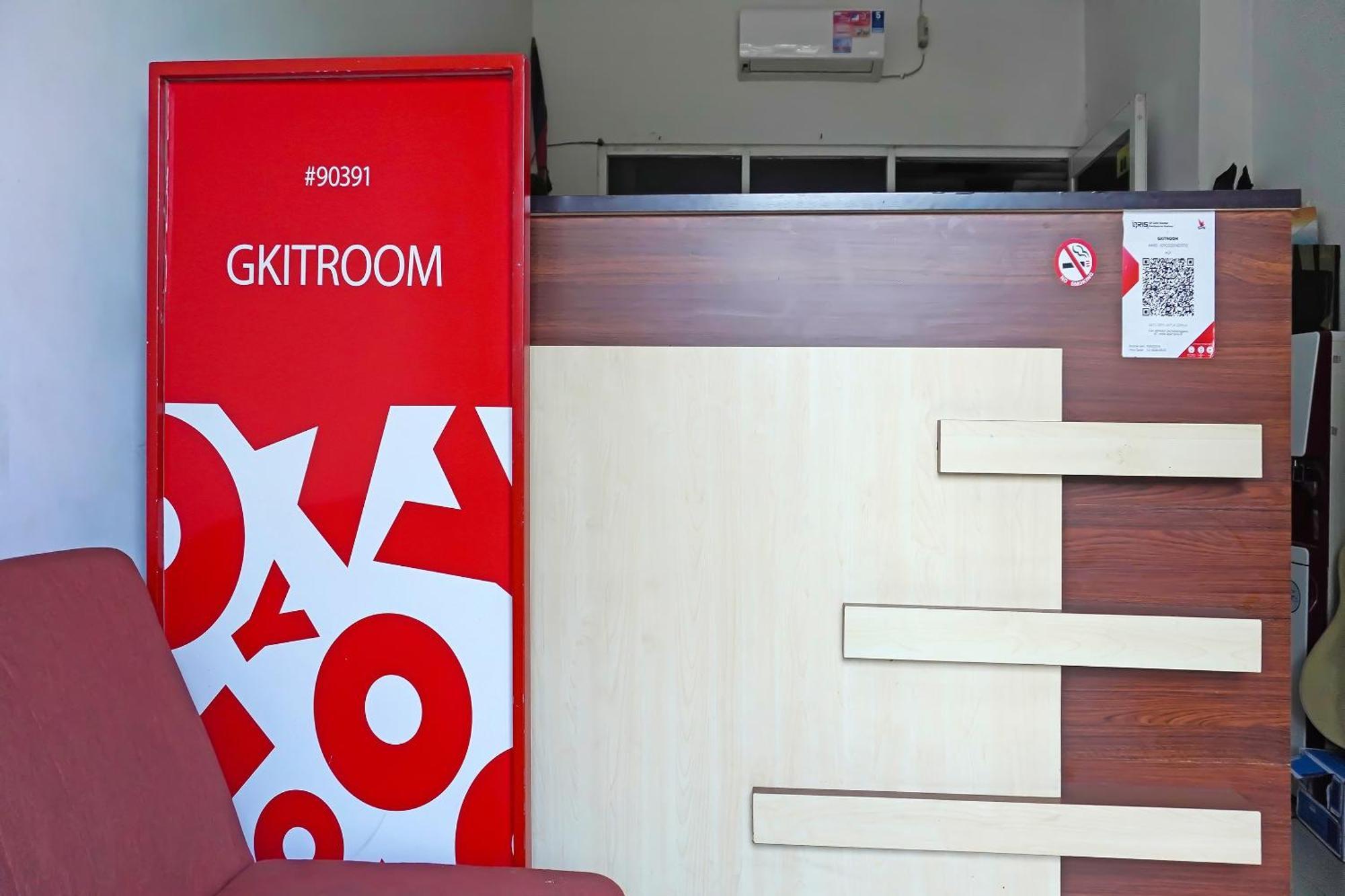 Oyo 90391 Gkitroom Karawang Exterior foto